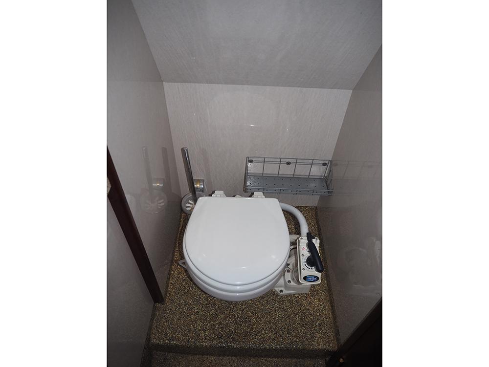 Aft cabin, Accommodation